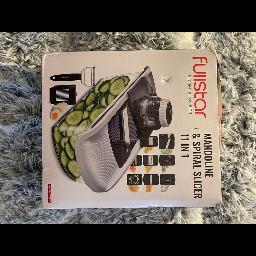Mandoline slicer vegetable slicer and vegetable Grater